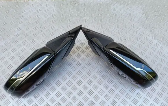Mercedes-Benz B W247 Front door electric wing mirror CT52020LUSTERKOR