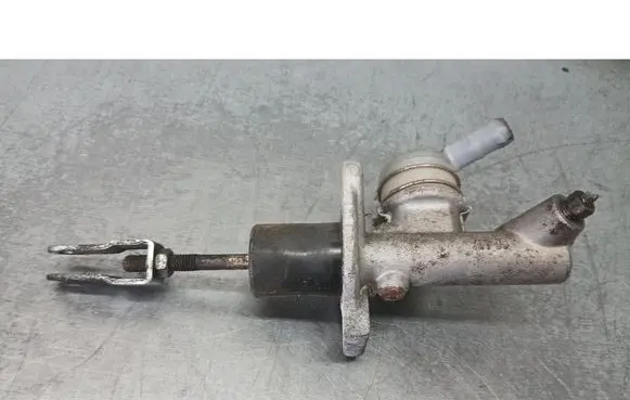 Nissan Almera Clutch master cylinder