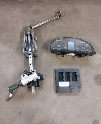 Volkswagen Golf VI Engine ECU kit and lock set 1K0905865A