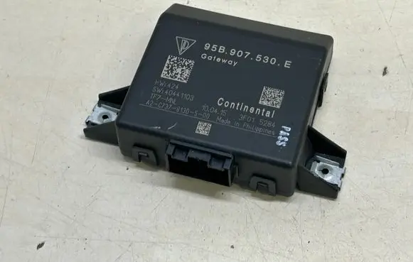 Porsche Cayenne (92A) Gateway control module 95B907530E