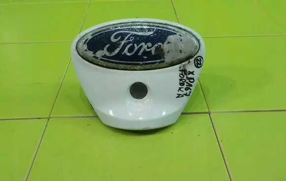 Ford Ka Tailgate glass/window release handle 