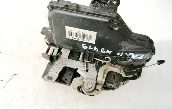 Skoda Octavia Mk2 (1Z) Front door lock 3d1837015