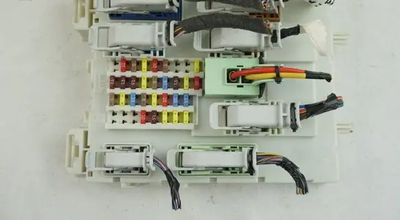 Ford Focus Fuse module F1FT14014DFA