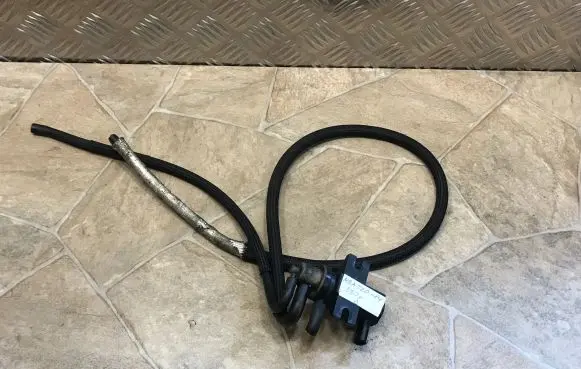 Mercedes-Benz C W204 Turbo solenoid valve A0091533128