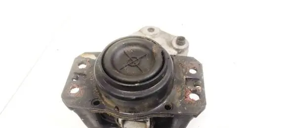 Citroen Berlingo Engine mount bracket