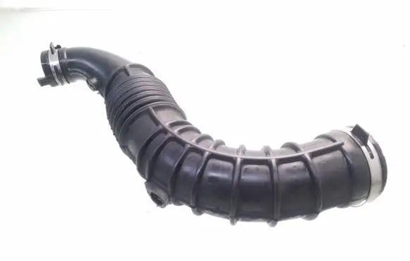 Nissan Qashqai Turbo air intake inlet pipe/hose 8200500384B