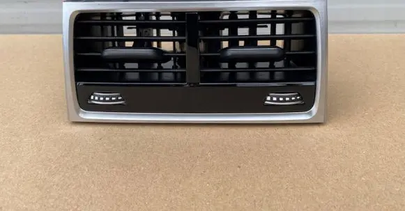 BMW 7 G11 G12 Rear air vent grill 9301745