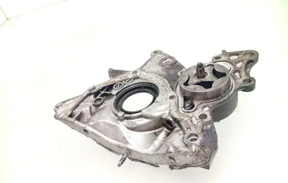 Toyota Avensis Verso Oil pump 