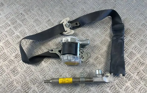 Subaru Outback Front seatbelt