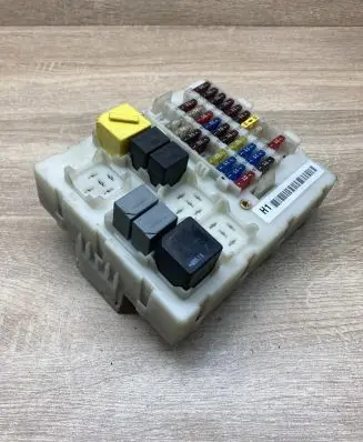 Ford Focus Fuse module 2M5T14A073BC