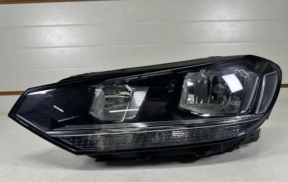 Volkswagen Touran III Headlight/headlamp 145100034200 LE14A6341