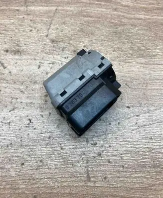 BMW 5 E39 Ignition lock contact 836370