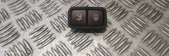 Mercedes-Benz CLS C218 X218 Tailgate/boot open switch button 2208211479