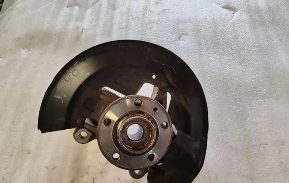 Volvo V60 Front wheel hub spindle knuckle 6G91