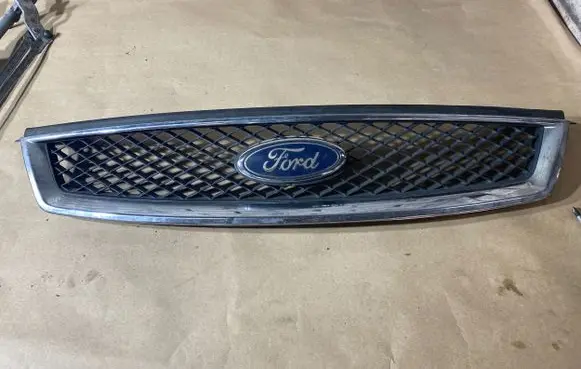 Ford Focus Front grill 4M518200BU 4M518200AJ 4M518138AE