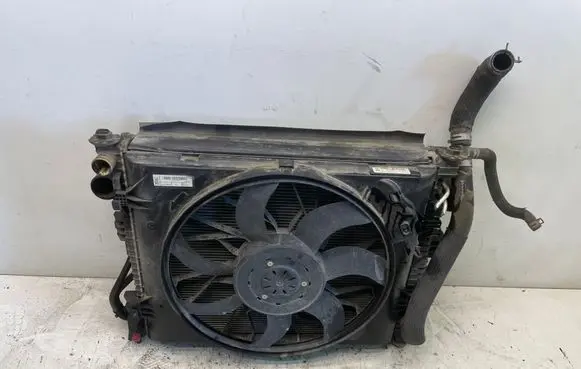 Jeep Grand Cherokee Radiator set 52014787AC 52014708AC
