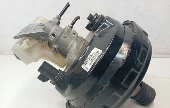 Volvo XC90 Brake booster 32130239