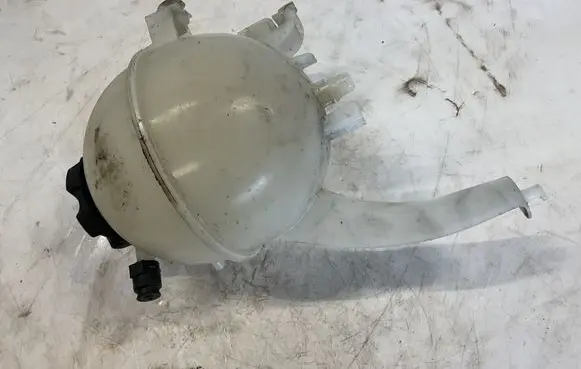 BMW X5 G05 Coolant expansion tank/reservoir