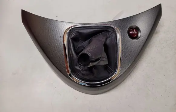Mitsubishi Grandis Gear shifter surround trim plastic MN166424 MN151919