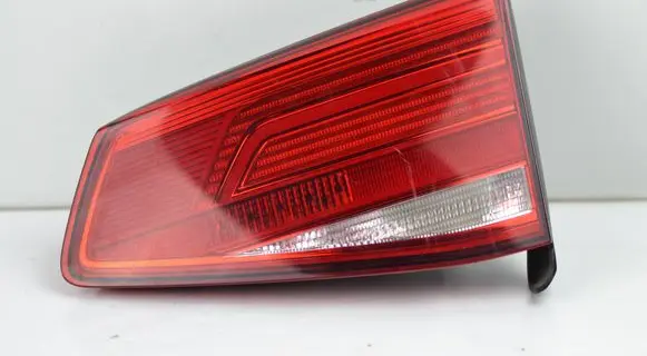 Tailgate rear/tail lights