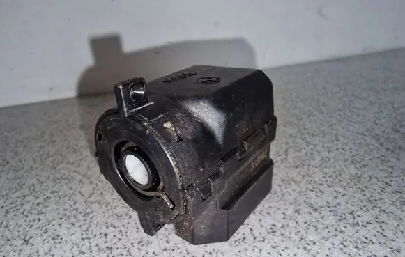 BMW 3 E46 Ignition lock contact 6901961
