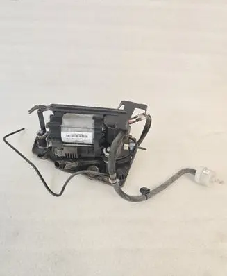 Volvo XC90 Air suspension compressor/pump 31360755