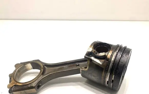 KIA Optima Piston with connecting rod D4FD