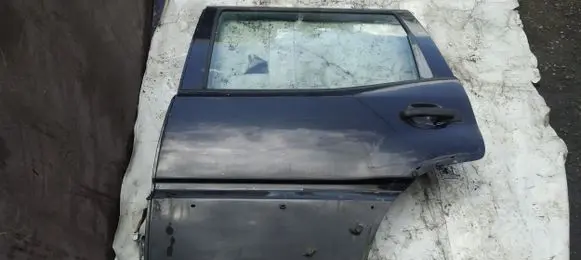 Nissan Terrano Rear door