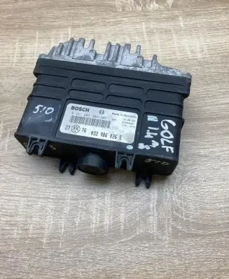 Volkswagen Golf III Engine control unit/module ECU 032906026E 0261203304