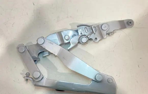 Mercedes-Benz SLK R172 Engine bonnet/hood hinges A1728800128 L72413