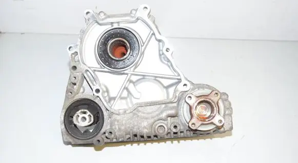 Gearbox transfer box case