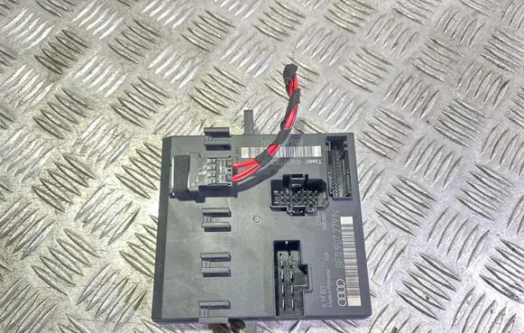 Audi A4 S4 B7 8E 8H Comfort/convenience module 8E0907279N