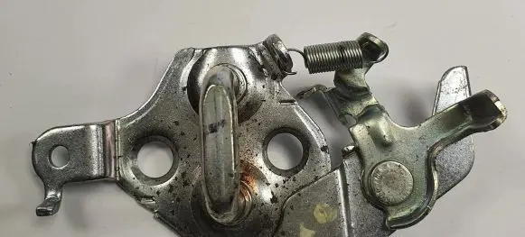 Chevrolet Matiz Tailgate lock loop/hook striker 