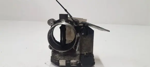 Volvo V70 Throttle valve 8692720 0281002701