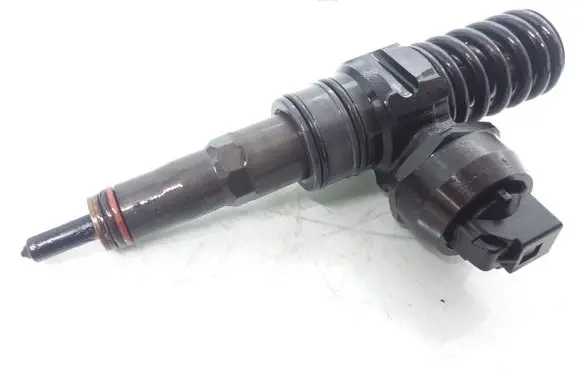 Volkswagen Golf V Fuel injector 038130073BN 0414720313