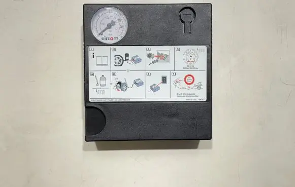 Volkswagen Golf VII Tire air pump compressor 5N0012615C