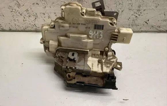Volkswagen PASSAT B7 Rear door lock 3C4839016A