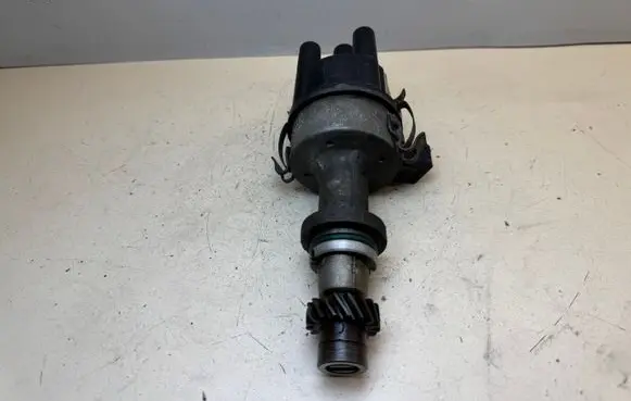 Volkswagen Golf III Spark distributor 2525751A 050905205AL