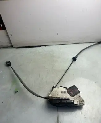 Volkswagen Polo V 6R Front door lock 45673