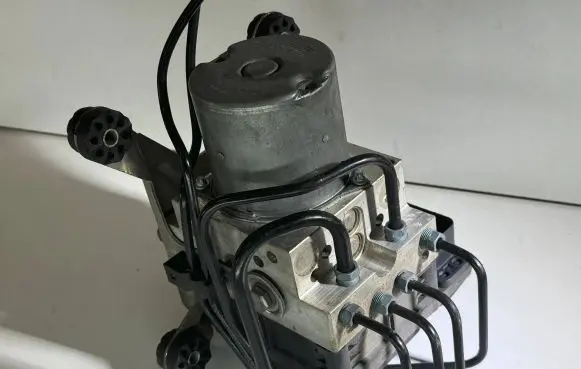 BMW 5 F10 F11 ABS Pump 6797045