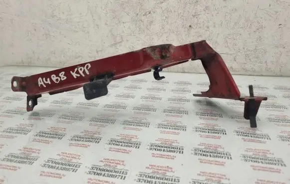 Audi A4 S4 B8 8K Fender mounting bracket 8K0821135B