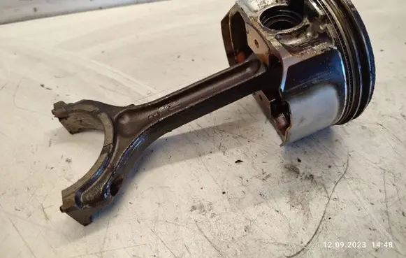 Nissan Murano Z50 Piston 