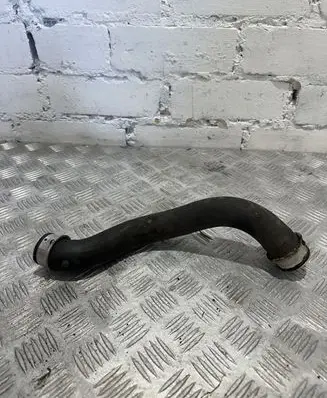 Mercedes-Benz C W204 Engine coolant pipe/hose A2045011582