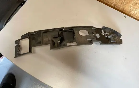 Volkswagen Touareg I Front bumper mounting bracket 7L6807183C