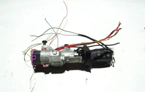 Audi A4 S4 B6 8E 8H Ignition lock 4B0905851Q