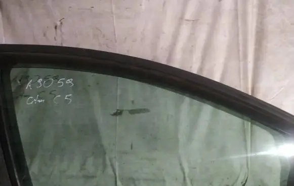 Citroen C5 Front door window glass four-door