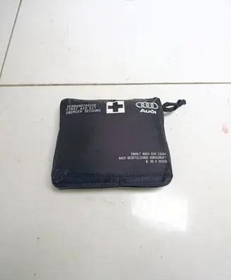 Audi A4 S4 B8 8K First aid kit 8W0860282B