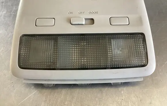 Toyota Corolla Verso AR10 Front seat light 18290010 812630F011