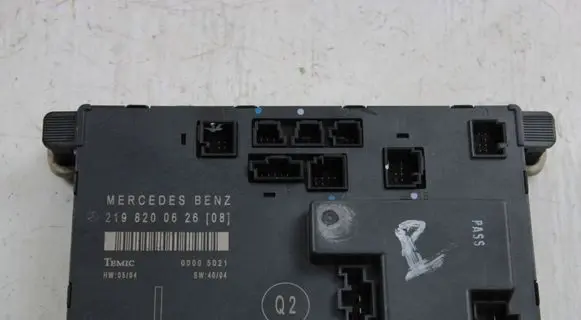Mercedes-Benz CLS C219 Door control unit/module 2198200626