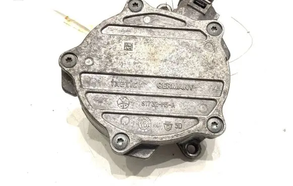 Audi A7 S7 4G Vacuum pump 06F145100